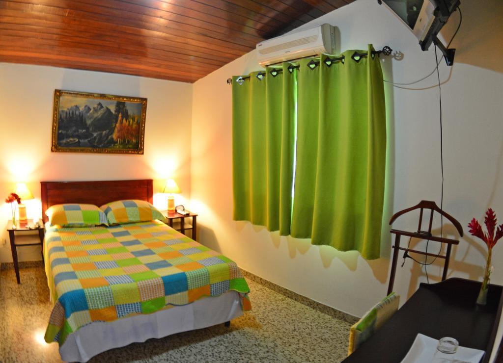 Hostal San Agustin Managua Room photo